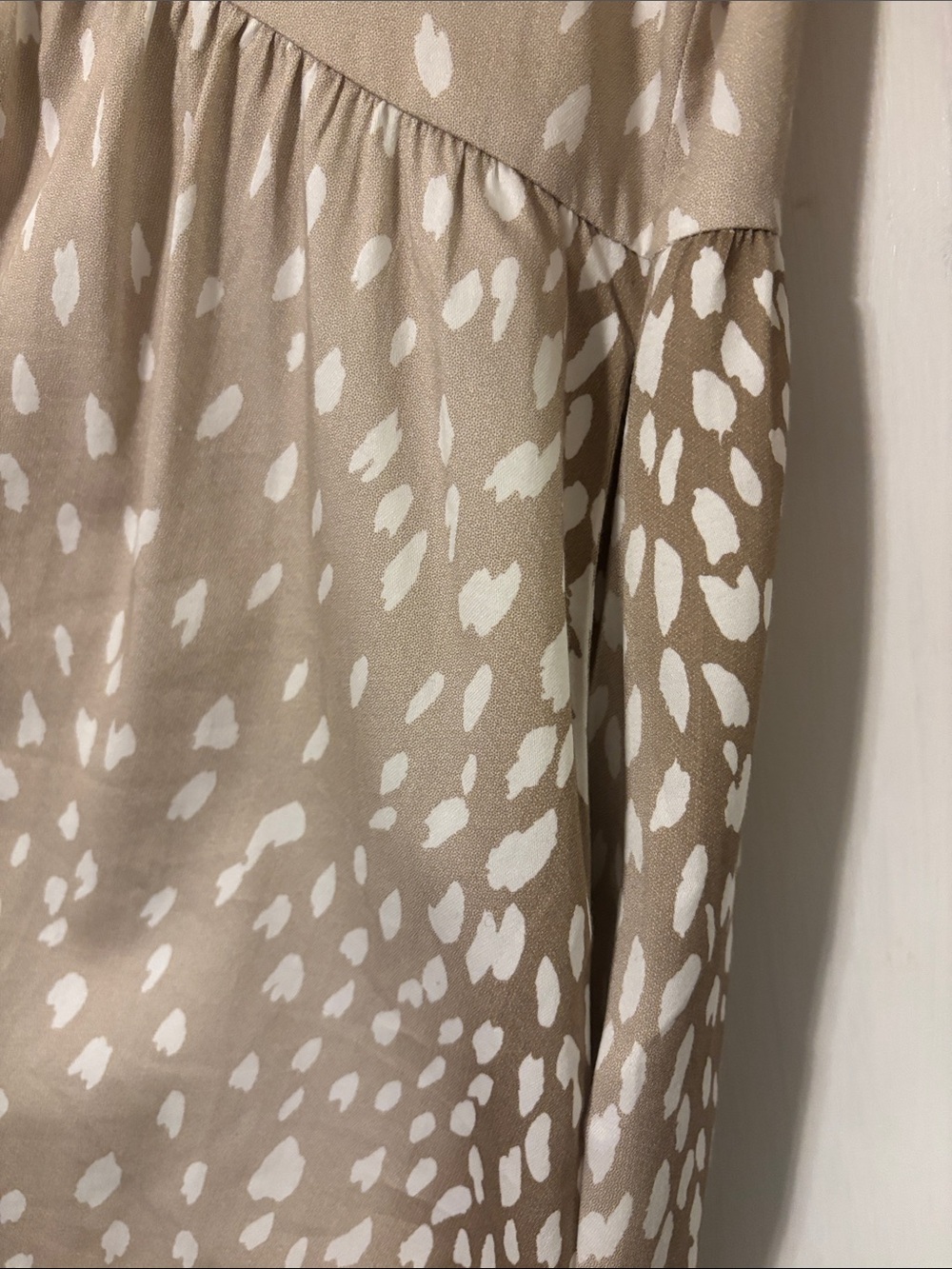 Like New!! Tuckernuck Beige and White Spot Midi Dress - Picture 8 of 11